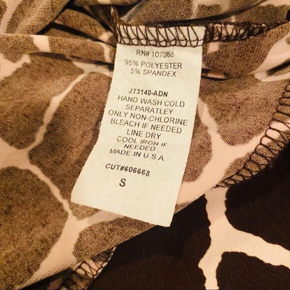 6 Degrees Halter Top Size Small - Picture 9 of 11